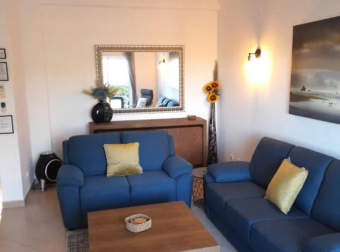 Villa Fairviews On Boavista Golf Lagos